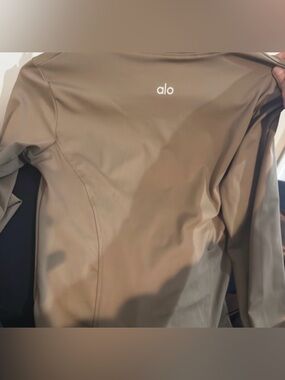 Alo Lightweight Jacket in Taupe